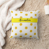 Yellow Wildflower Throw Pillow Personalized  クッション (ブランケット)