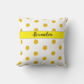 Yellow Wildflower Throw Pillow Personalized  クッション (正面)