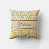Yellow Wildflowers Pattern Monogram Name クッション (裏面)