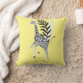 yellow wildlife friendship - Giraffe cushion クッション (ブランケット)