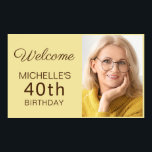 Yellow Women's 40th Birthday Photo ポスター<br><div class="desc">女性のお祝いのための黄色の40歳の誕生日パーティーバナー。名誉のゲストの写真、名前、年齢でパーソナライズ。カスタマイ連絡ズの支援や一致する製品の要求に私たち。</div>