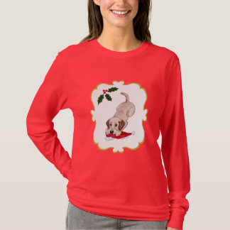 YellowLabradorの子犬及びサンタの帽子のクリスマス Tシャツ