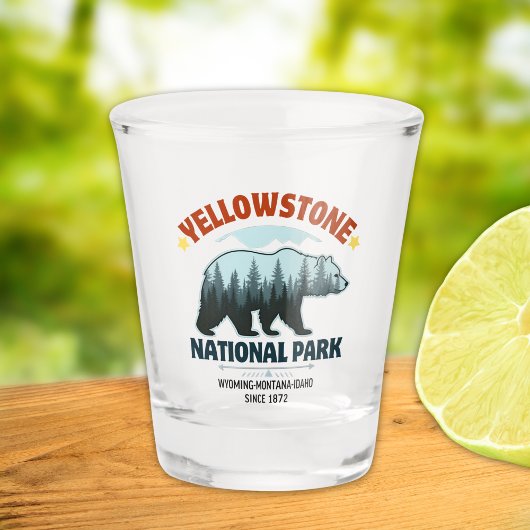 Yellowstone Bear – Cheers to the Great Outdoors ショットグラス