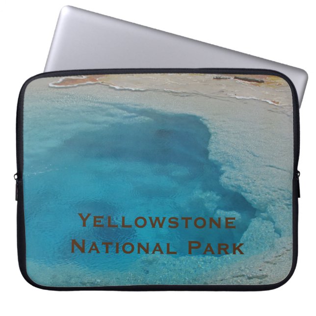 Yellowstone National Park Photo Blue Hot Springs ラップトップスリーブ (正面)