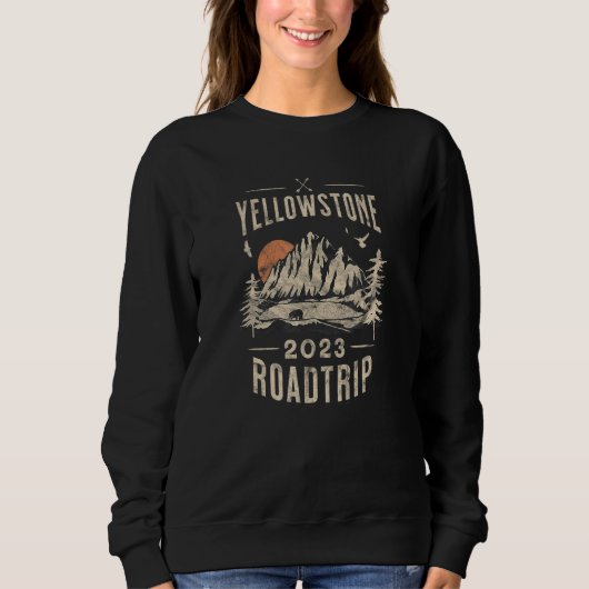 YELLOWSTONE Road Trip 2023 スウェットシャツ (正面)