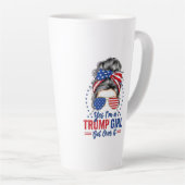 Yesは切り札の女の子が乗り越える カフェラテマグ (右アングル)