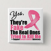 YES彼らは偽の…私の実在仲間は私を殺そうとした 缶バッジ (正面)