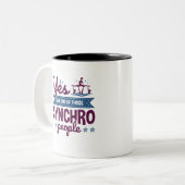 Yes私はシンクロの人々の一人だ ツートーンマグカップ (正面左)
