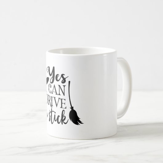 Yes私はスティックハロウィーンの魔女を駆動することができおもしろいる コーヒーマグカップ (正面右)