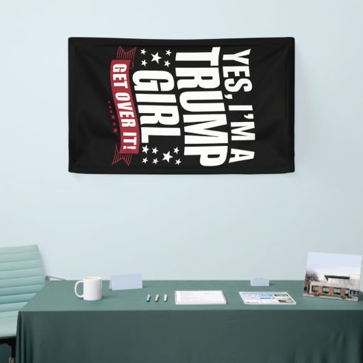 Yes私はトランプの女の子2024選挙を乗り越える 横断幕 (トレードショー)