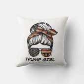 Yes私はトランプガールそれを乗り越える – トランプ2024 Elec クッション (裏面)