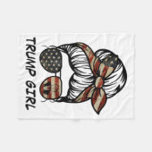 Yes私はトランプガールそれを乗り越える – トランプ2024 Elec フリースブランケット (正面(横))