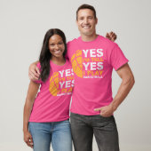 Yes私は背の高いYesIバスケッ遊プ Tシャツ (ユニセックス)