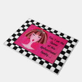 「Yes、私はこの機能不全の家族の女王だ」 ドアマット (アングル)