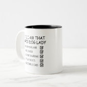 Yes、私は犬の毛熱狂するで覆われた犬の女性です ツートーンマグカップ (正面左)