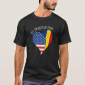 Yes, I'm Both Of Them Half American Half Romanian  Tシャツ (正面)