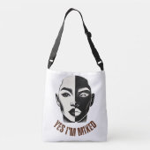 YES, I'M MIXED – スプリット顔クロスボディバッグ クロスボディバッグ (裏面)