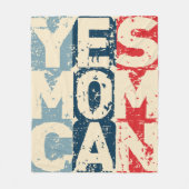 Yes Mom Can フリースブランケット (正面)