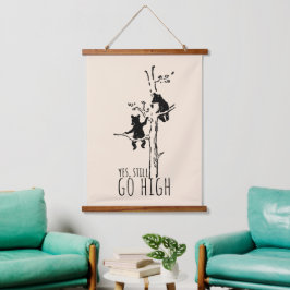 Yes, Still Go High Climbing Bears Inspirational 吊り下げ型タペストリー