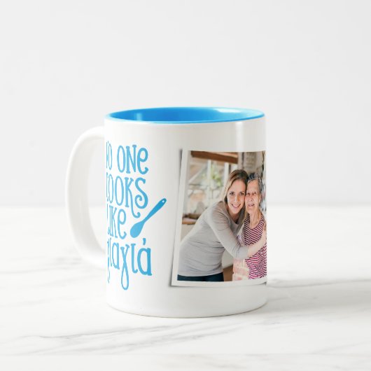 Yiayiaギリシャの祖母の写真のような調理師は誰もいない ツートーンマグカップ (正面左)