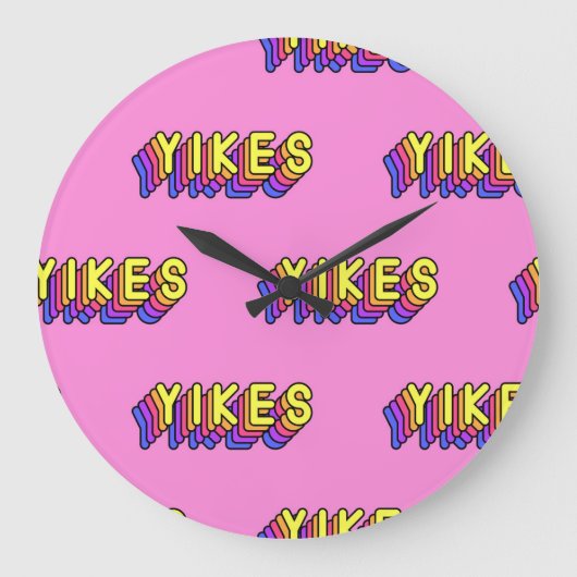 Yikes Words：ピンクのヴィンテージ壁紙。 ラージ壁時計 (正面)
