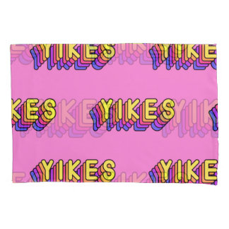 Yikes Words:ピンクのヴィンテージ壁紙。 枕カバー