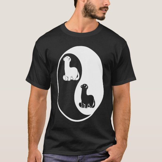 Yin and Yang ferrets on black background Tシャツ (正面)