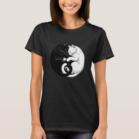 Yin and Yang Pet Cat Black White Cats Tシャツ (正面)