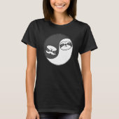 Yin and Yang Sloth Predator Meditation Acro Hatha Tシャツ (正面)