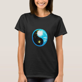 Yin Yang Day and Night Tシャツ