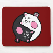 Yin Yang Sleeping Cats In Black And White マウスパッド (正面)