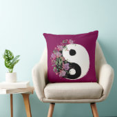 Yin Yang Throw Pillow  クッション (椅子)