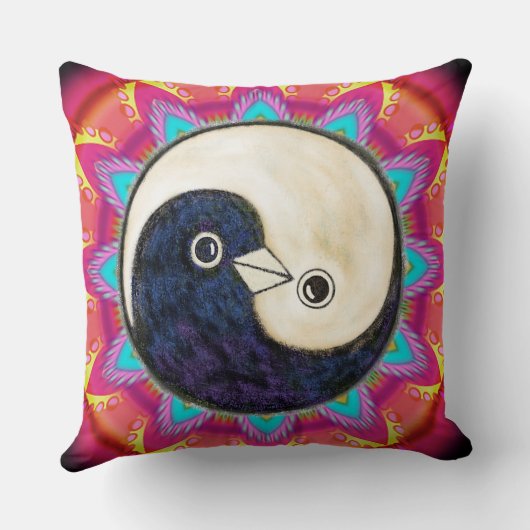 YinYangのハト派議員が付いているサイケデリックなクッション クッション (裏面)