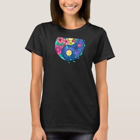 Yinyang Yin Yang Flower & Planet Zen Peace  on Bac Tシャツ (正面)