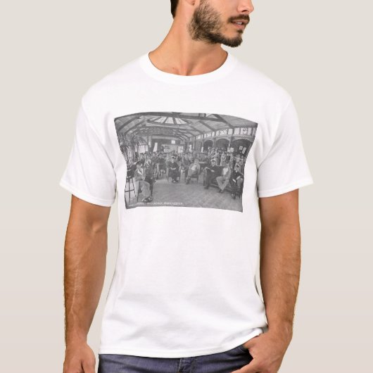 YMCAのホステル、Piccadilly、マンチェスター、c.1910 Tシャツ (正面)