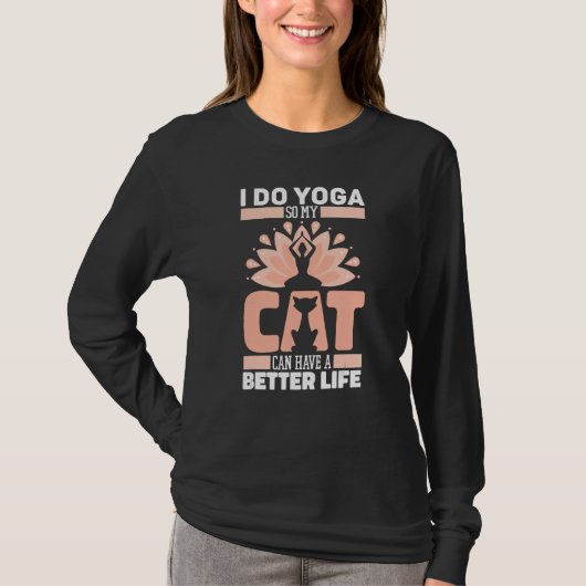 Yoga Cat Training  Yogi Yoga Tシャツ (正面)