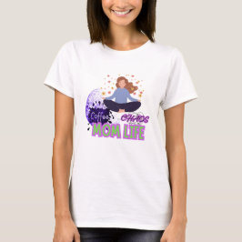 Yoga Coffee Chaos – Mom Life Tシャツ