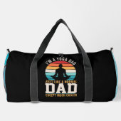 Yoga Dad Much Cooler ダッフルバッグ (裏面)