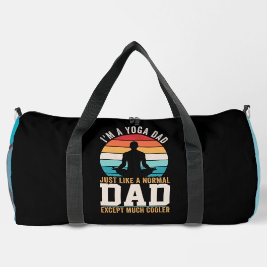 Yoga Dad Much Cooler ダッフルバッグ (裏面)