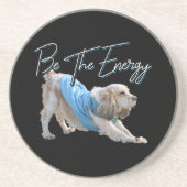 Yoga Downtown Dog – エネルギー引用文 コースター (正面)