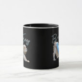 Yoga Downtown Dog – エネルギー引用文 マグカップ (中央)
