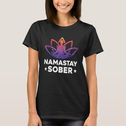 Yoga Meditate Exhale Inhale Tipsy Drinking Namasta Tシャツ (正面)