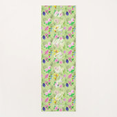 Yoga para mujer con delicadas flores sobre verde ヨガマット (正面)