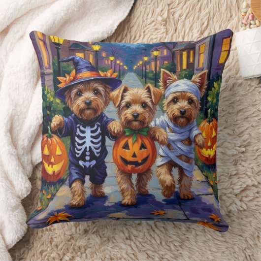 Yorkipoo Trick-or-Treating in Halloween Costumes クッション (ブランケット)