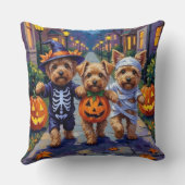 Yorkipoo Trick-or-Treating in Halloween Costumes クッション (裏面)