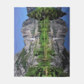 Yosemite Fallsの反射 フリースブランケット (正面)