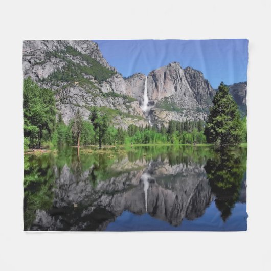 Yosemite Fallsの反射 フリースブランケット (正面(横))
