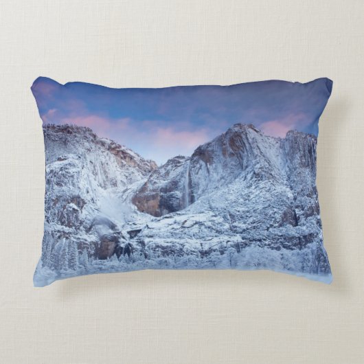Yosemite Fallsの日の出 アクセントクッション (正面)