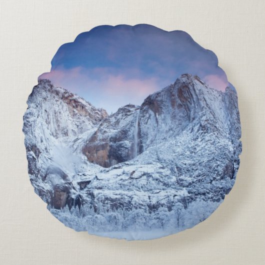 Yosemite Fallsの日の出 ラウンドクッション (正面)