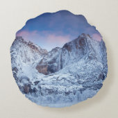 Yosemite Fallsの日の出 ラウンドクッション (裏面)